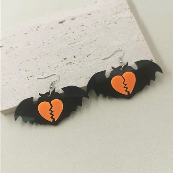 Halloween Bat w Broken Heart Earrings goth gothic - Picture 2 of 6
